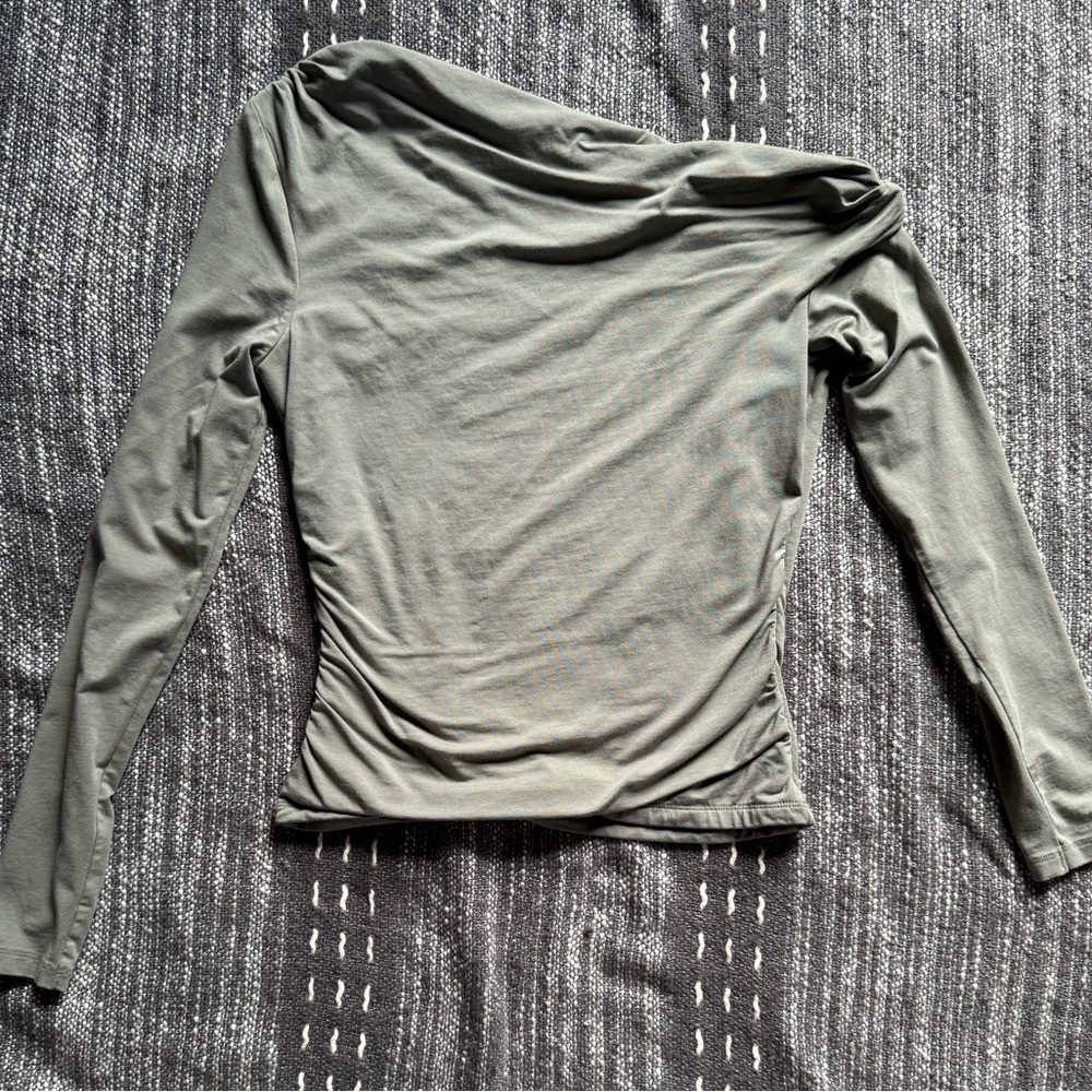 OFF SHOULDER SHIRT